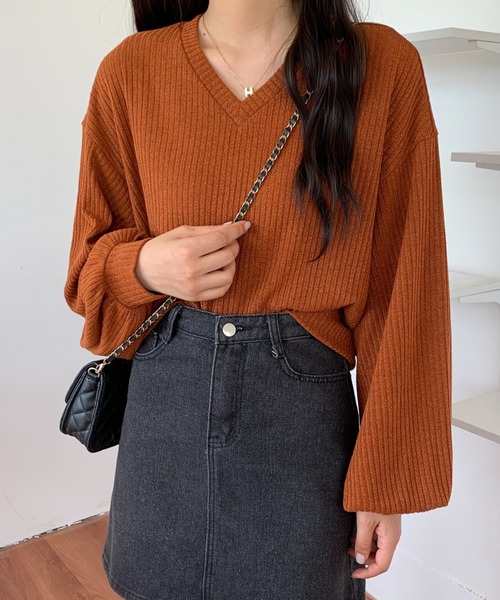 ABITOKYO（アビトーキョー）の「2022AW　ボリュウームスリーブVネックリブトップス（Tシャツ/カットソー・レディース・ホワイト/ブラック/ブラウン/モカ・FREE）」の3枚目の写真