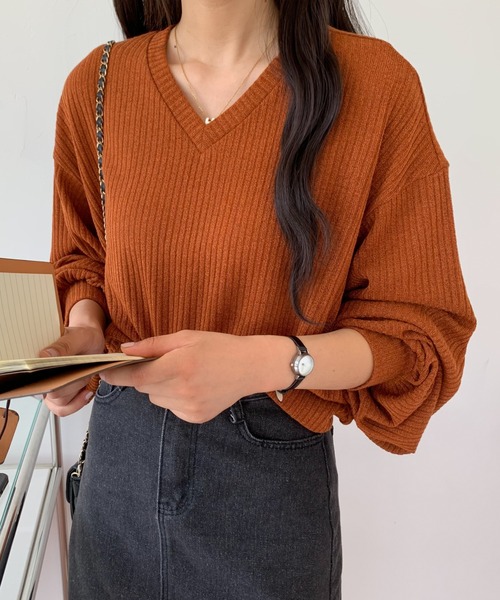 ABITOKYO（アビトーキョー）の「2022AW　ボリュウームスリーブVネックリブトップス（Tシャツ/カットソー・レディース・ホワイト/ブラック/ブラウン/モカ・FREE）」の10枚目の写真