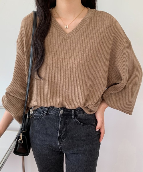 ABITOKYO（アビトーキョー）の「2022AW　ボリュウームスリーブVネックリブトップス（Tシャツ/カットソー・レディース・ホワイト/ブラック/ブラウン/モカ・FREE）」の11枚目の写真