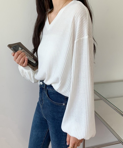 ABITOKYO（アビトーキョー）の「2022AW　ボリュウームスリーブVネックリブトップス（Tシャツ/カットソー・レディース・ホワイト/ブラック/ブラウン/モカ・FREE）」の9枚目の写真