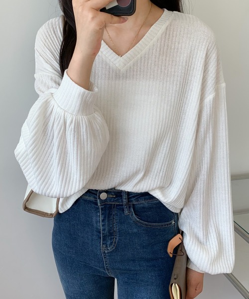 ABITOKYO（アビトーキョー）の「2022AW　ボリュウームスリーブVネックリブトップス（Tシャツ/カットソー・レディース・ホワイト/ブラック/ブラウン/モカ・FREE）」の12枚目の写真