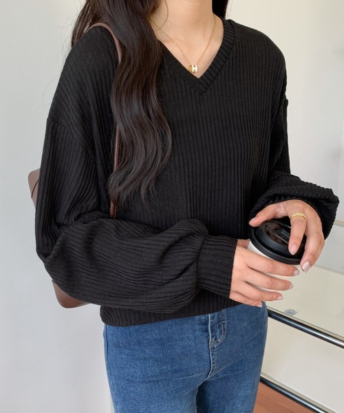 ABITOKYO（アビトーキョー）の「2022AW　ボリュウームスリーブVネックリブトップス（Tシャツ/カットソー・レディース・ホワイト/ブラック/ブラウン/モカ・FREE）」の15枚目の写真