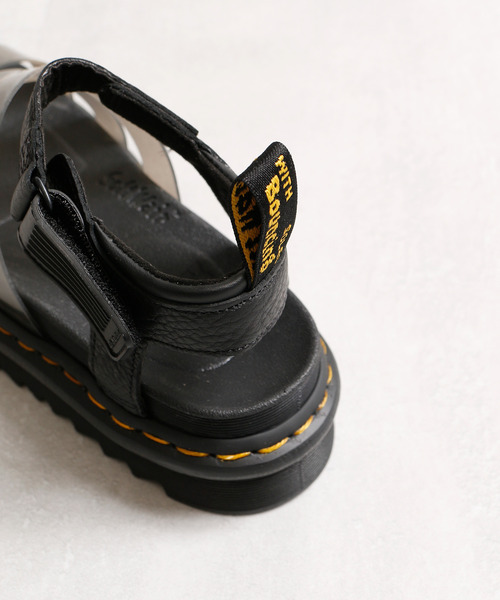 And A(アンドエー)の「Dr.Martens ドクターマーチン / Blaire Jelly ブレアー ジェリー クリアストラップ レザーサンダル / 30695001(サンダル・レディース・ブラック・24cm/23cm)」の6枚目の写真