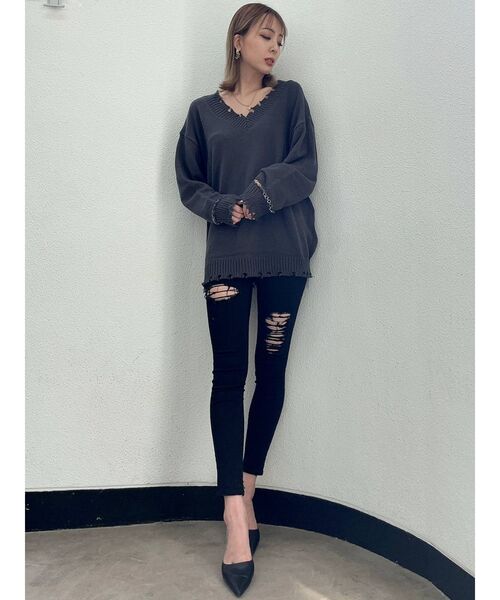 GYDA（ジェイダ）の「CUFF RINGチェーン Vネックグラインダーニットトップス（ニット/セーター・レディース・チャコールグレー/オフホワイト/ブルー・FREE）」の21枚目の写真