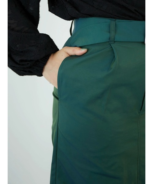 KBF（ケイビーエフ）の「KBF シャイニーペンシルスカート（スカート・レディース・グリーン/ボルドー/ブラック・FREE）」の7枚目の写真