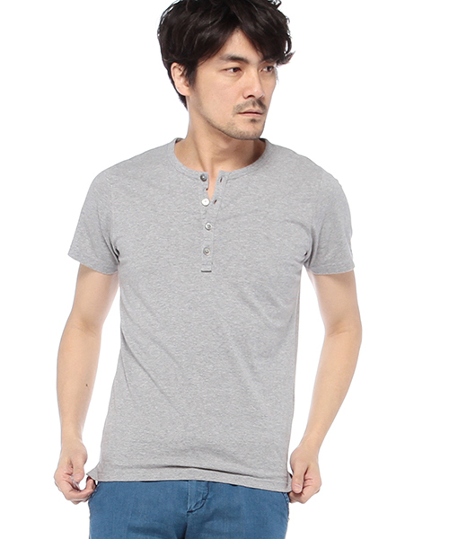 BRILLA per il gusto(ブリッラペルイルグースト)の「VERTO / コットン ヘンリーネックTシャツ(Tシャツ/カットソー・メンズ・ネイビー/グレー/ホワイト・LARGE/SMALL/MEDIUM/X-SMALL)」の1枚目の写真