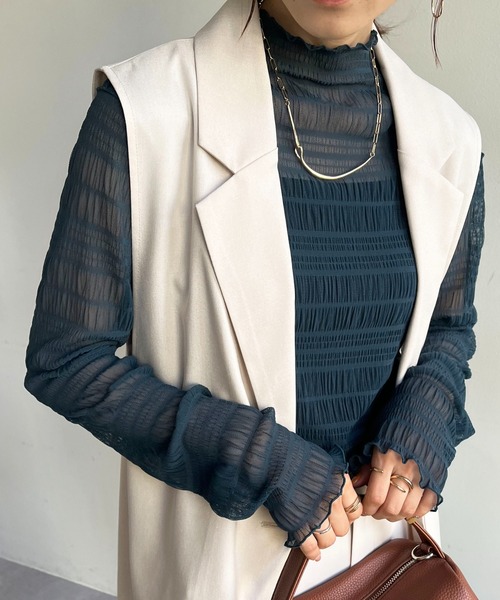 DISCOAT（ディスコート）の「【WEB限定】スモッキングハイネックプルオーバー（Tシャツ/カットソー・レディース・ブラック/グレー/ピンク/グリーン/アイボリー・FREE）」の4枚目の写真