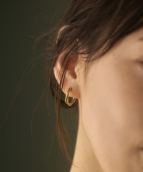 K18GP〉ソフトツイストフープピアス（ピアス（両耳用））｜Jolie