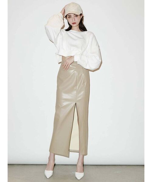 GYDA（ジェイダ）の「ディープスリット フェイクレザーロングスカート（スカート・レディース・ブラック/ベージュ・FREE）」の5枚目の写真