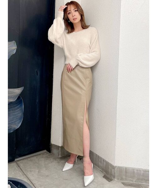 GYDA（ジェイダ）の「ディープスリット フェイクレザーロングスカート（スカート・レディース・ブラック/ベージュ・FREE）」の14枚目の写真