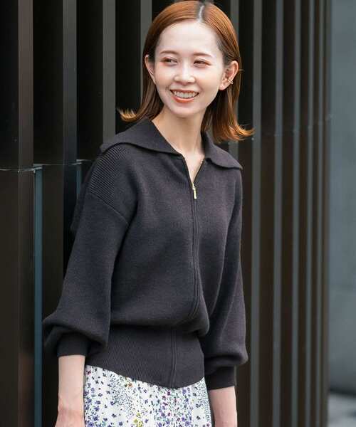 URBAN RESEARCH ROSSO（アーバンリサーチロッソ）の「【hareko×ROSSO】ボリュームスリーブジップカーディガン（ニット/セーター・レディース・イエロー/ブラウン・FREE）」の2枚目の写真