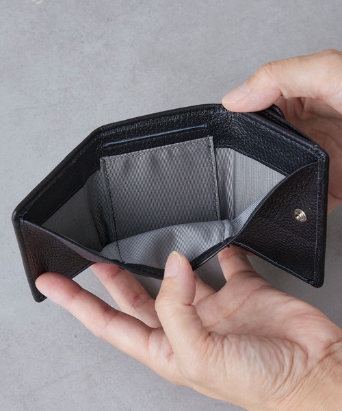 Actually（アクチュアリー）の「本革3つ折り ミニ財布（財布・レディース・ブラック/シルバー/ゴールド・フリー）」の7枚目の写真