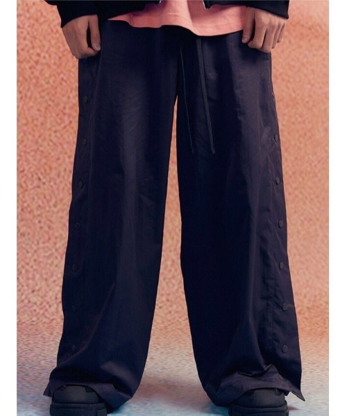 ◆SUNDAYOFFCLUB◆ Side snap button wide pants Black Pants SUNDAYOFFCLUB（サンデイオフクラブ）の「【SUNDAY OFF CLUB