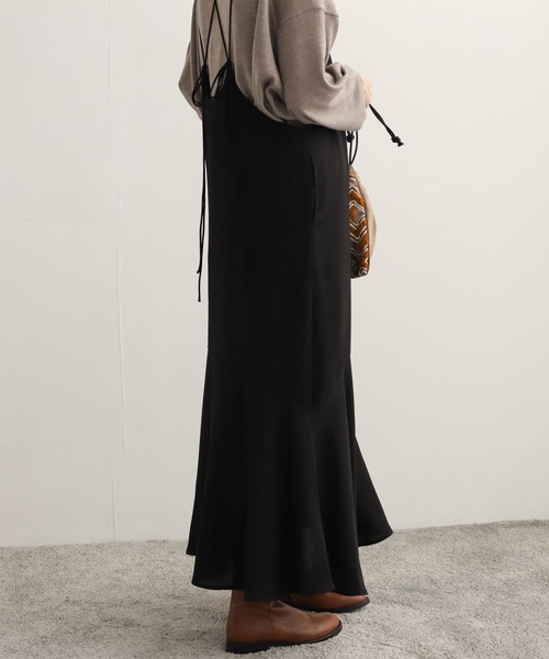 URBAN RESEARCH DOORS（アーバンリサーチドアーズ）の「マーメイドキャミワンピース（ワンピース・レディース・ブラック/ダークブラウン・MEDIUM）」の11枚目の写真