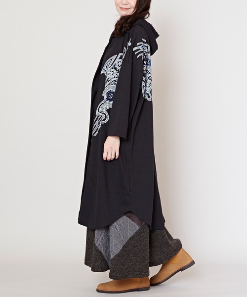 チャイハネ(チャイハネ)の「【チャイハネ】ツヤメロングパーカー(その他アウター・レディース・グリーン/ネイビー/ベージュ/ブラック・FREE)」の7枚目の写真