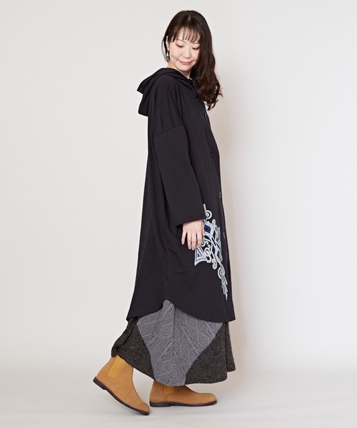 チャイハネ(チャイハネ)の「【チャイハネ】ツヤメロングパーカー(その他アウター・レディース・グリーン/ネイビー/ベージュ/ブラック・FREE)」の8枚目の写真