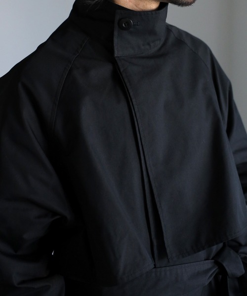 CREARE -LINO-(クレアーレリノ)の「【2WAY】 スタンドカラー ルーズ トレンチコート タマムシコート<ユニセックス>(トレンチコート・メンズ・ブラック/カーキ/ベージュ・M/L)」の11枚目の写真