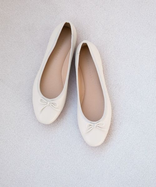 LOWRYS FARM(ローリーズファーム)の「カンドウフィットバレエ2 185669(バレエシューズ・レディース・ホワイト/アイボリー/ブラック/シルバー・SMALL/MEDIUM/LARGE)」の3枚目の写真