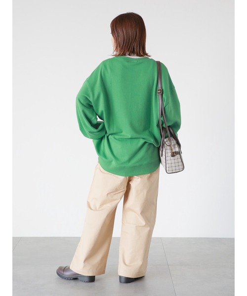 ehka sopo（エヘカソポ）の「カレッジロゴビッグスウェット（スウェット・レディース・グレー/オフホワイト/グリーン・ﾌﾘ-）」の7枚目の写真