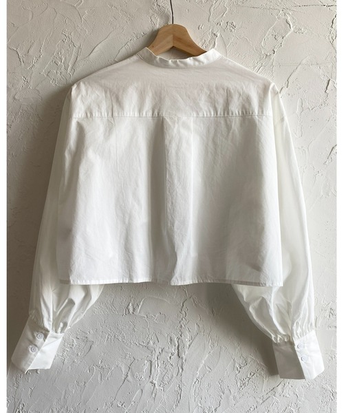 She's Closet(シーズクローゼット)の「スタンドカラーカラーボリュームスリーブ長袖フレアショート丈クロップドシャツ(シャツ/ブラウス・レディース・ホワイト/グレー/ブラック/ライトブルー/アイボリー・FREE)」の13枚目の写真