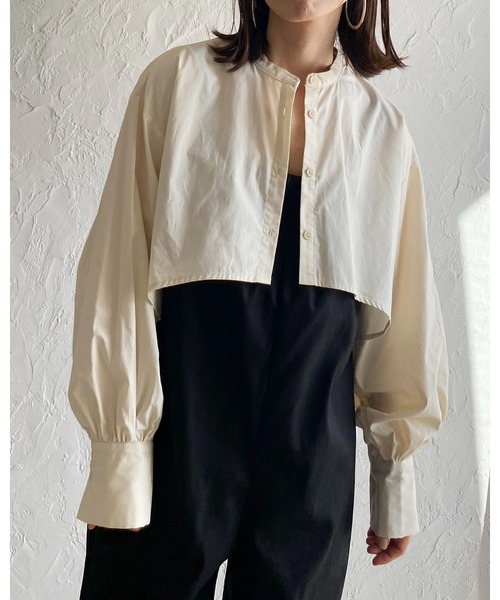 She's Closet(シーズクローゼット)の「スタンドカラーカラーボリュームスリーブ長袖フレアショート丈クロップドシャツ(シャツ/ブラウス・レディース・ホワイト/グレー/ブラック/ライトブルー/アイボリー・FREE)」の6枚目の写真