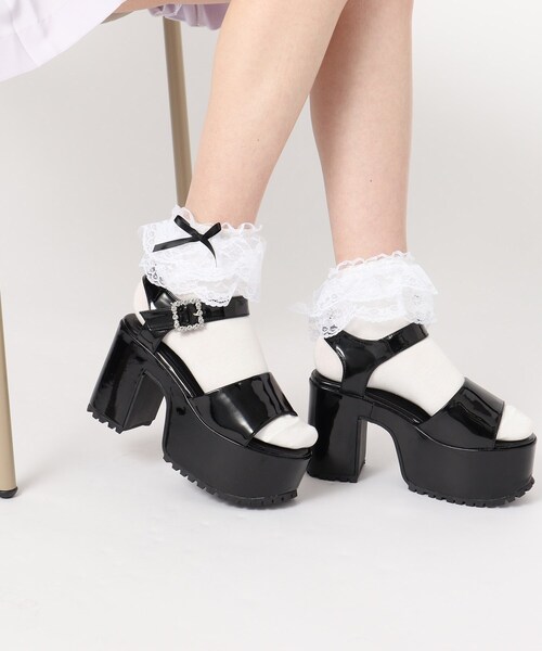 cs T&P（シーエスティーアンドピー）の「ビジューバックル付厚底サンダル（サンダル・レディース・ブラック系1/ブラック/ホワイト系2・S/M/L/LL）」の8枚目の写真