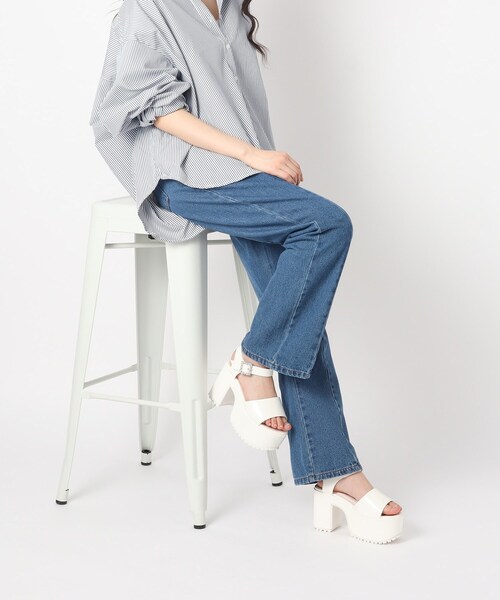 cs T&P（シーエスティーアンドピー）の「ビジューバックル付厚底サンダル（サンダル・レディース・ブラック系1/ブラック/ホワイト系2・S/M/L/LL）」の18枚目の写真