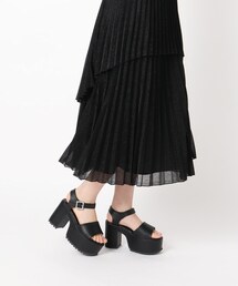 ビジューバックル付厚底サンダル