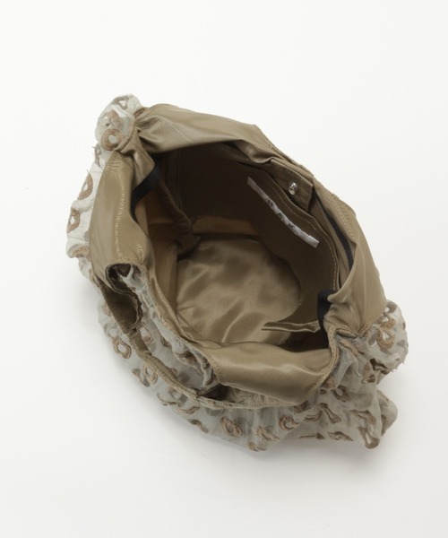 H.A.K（ハク）の「ナイロンツイル×サイロンシャーサークルレースギャザートートバッグ（トートバッグ・レディース・ベージュ/ブラック・FREE）」の5枚目の写真