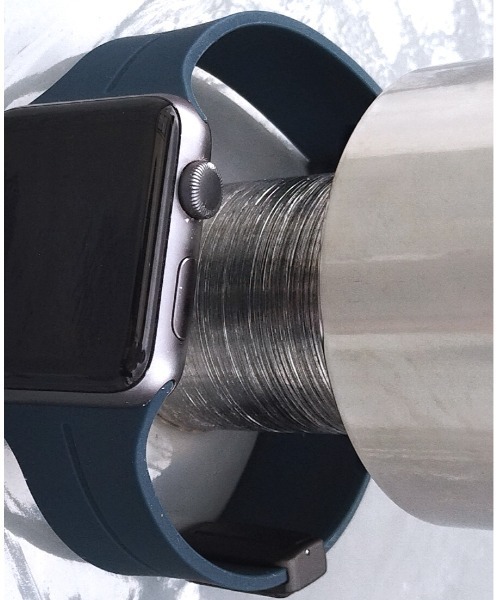 zandy(ズィーアンドワイ)の「zandy ズィー・アンド・ワイ / Apple Watch【シリコンループ】アップルウォッチバンド マグネットバックル // silicone2(デジタル腕時計・メンズ・シルバー/ブルー/ブラック/ピンク/グリーン/ワインレッド/ホワイト/ライトグレー/ネイビー/オレンジ/グレイッシュブルー/ダークネイビー/グレー系その他/ミント・S/M)」の10枚目の写真