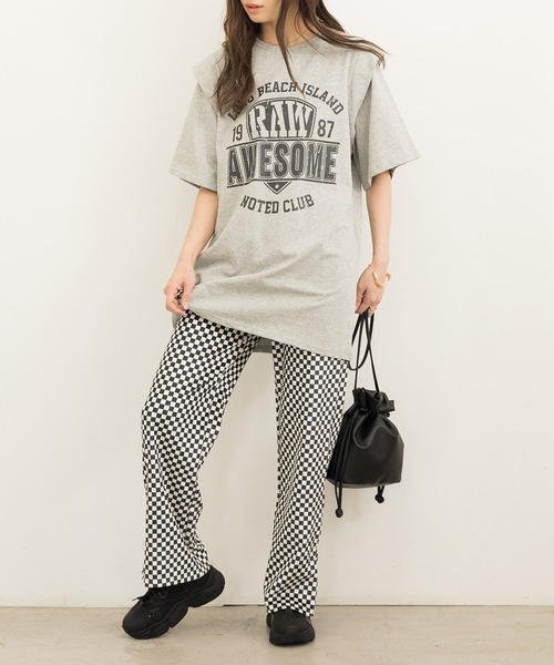 DAY CLOSET(デイ クローゼット)の「レディース チュニック風レイヤードロゴTシャツ(Tシャツ/カットソー・レディース・ブラック/グレー・L/S/M)」の5枚目の写真