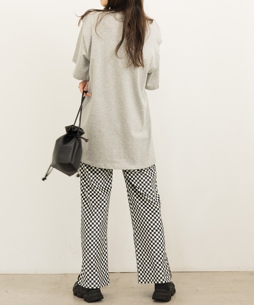 DAY CLOSET(デイ クローゼット)の「レディース チュニック風レイヤードロゴTシャツ(Tシャツ/カットソー・レディース・ブラック/グレー・L/S/M)」の9枚目の写真