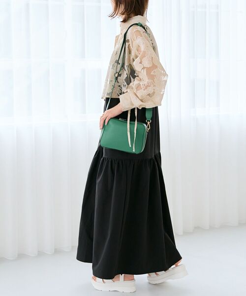 MAJESTIC LEGON(マジェスティックレゴン)の「ティアードキャミワンピ(ワンピース・レディース・ベージュ/ブラック・MEDIUM/SMALL)」の5枚目の写真