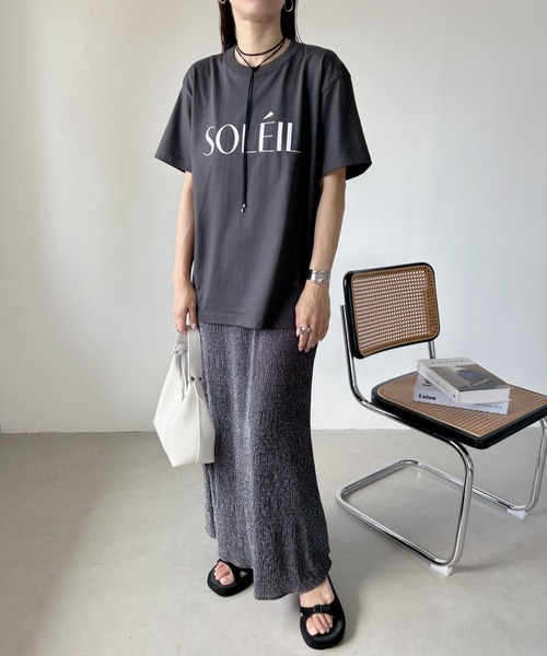 【関税込み】AFFXWRKS カーキ ロゴプリント Tシャツ セール】アソートロゴプリントTシャツ(Tシャツ/カットソー