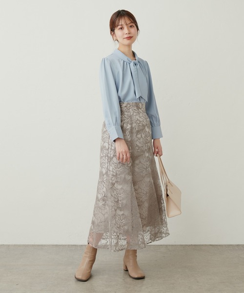 natural couture(ナチュラルクチュール)の「袖口パールノット結びボータイブラウス(シャツ/ブラウス・レディース・グリーン/グレイッシュベージュ/サックスブルー/オフホワイト/その他2/ネイビー/ラベンダー/その他1・FREE)」の9枚目の写真