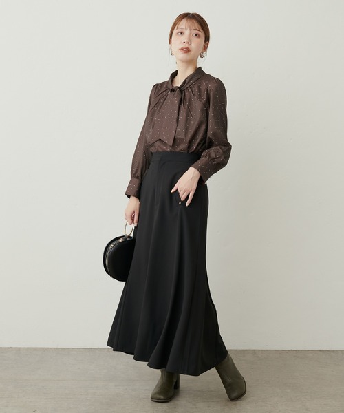 natural couture(ナチュラルクチュール)の「袖口パールノット結びボータイブラウス(シャツ/ブラウス・レディース・グリーン/グレイッシュベージュ/サックスブルー/オフホワイト/その他2/ネイビー/ラベンダー/その他1・FREE)」の17枚目の写真