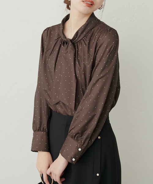 natural couture(ナチュラルクチュール)の「袖口パールノット結びボータイブラウス(シャツ/ブラウス・レディース・グリーン/グレイッシュベージュ/サックスブルー/オフホワイト/その他2/ネイビー/ラベンダー/その他1・FREE)」の14枚目の写真