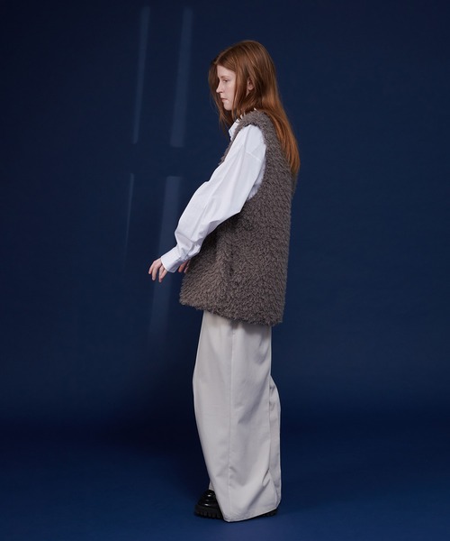 ONCILY(オンシェリー)の「SHAGGY FAUX FUR VEST / シャギーフェイクファーベスト(ベスト・メンズ・チャコールグレー/グレイッシュブルー・LARGE/MEDIUM)」の6枚目の写真