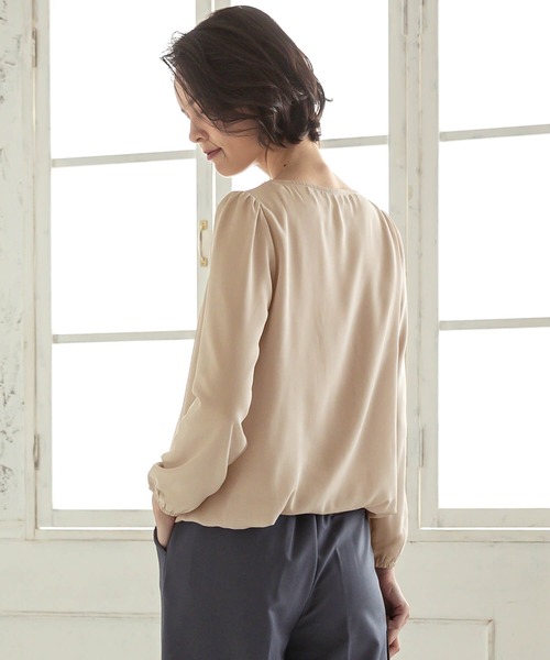 aquagarage（アクアガレージ）の「フロントタック裏起毛シフォンブラウス（シャツ/ブラウス・レディース・ブラック/ライトパープル/ライトグレー/ネイビー/オフホワイト/ベージュ/ライトピンク・L/M/LL/S/3L）」の14枚目の写真