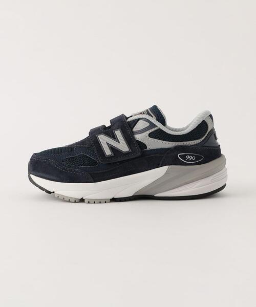 NEW BALANCE(ニューバランス)の「【WEB限定】PV990 スニーカー 18cm-21cm(スニーカー・キッズ・ライトグレー/ネイビー・18cm/20cm/21cm/19cm)」の1枚目の写真