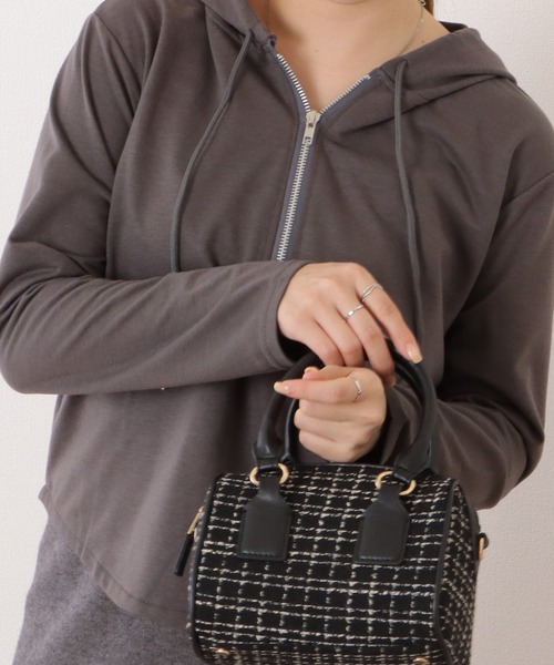 Lace Ladies(レースレディース)の「ラウンド裾コンパクトフーデットプルオーバー(パーカー・レディース・グレー/ブラック/ホワイト・XL/M)」の3枚目の写真