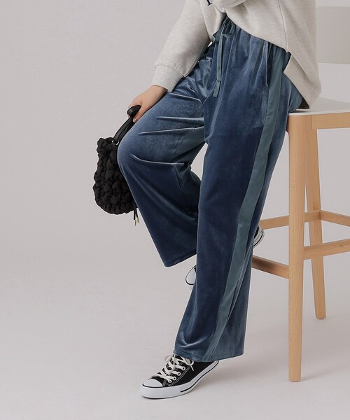 Cutie Blonde（キューティーブロンド）の「◆ライン入りベロアイージーワイドパンツ（その他パンツ・レディース・サンドベージュ/ブルー/チャコールグレー・03/02/04）」の3枚目の写真