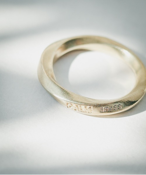 ARCHIVER(アーカイバ)の「【CM】【CALM(カーム)】BRASS Twist Ring(リング・レディース・ブラック/ゴールド/シルバー・9号/13号/11号/15号)」の4枚目の写真