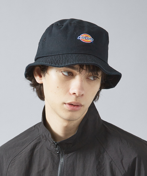 Dickies(ディッキーズ)の「【DICKIES/ディッキーズ】ICON BUCKET HAT/アイコンロゴバケットハット(ハット・メンズ・ベージュ/サックスブルー/オレンジ系その他/ネイビー/モスグリーン/ブラック/オフホワイト・フリー)」の1枚目の写真