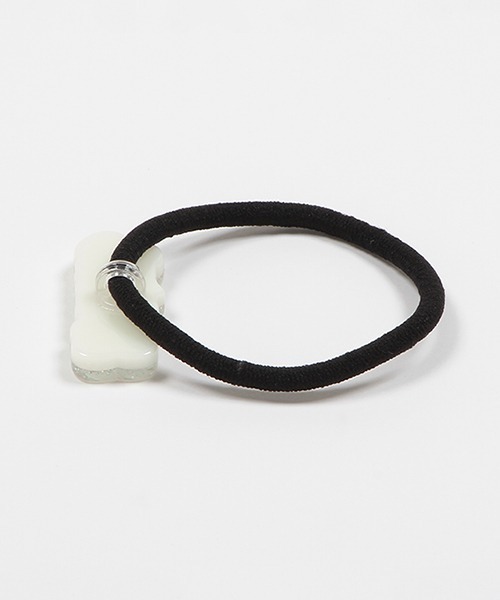 X-girl Stages（エックスガールステージス）の「グラフィティロゴヘアポニー（ヘアゴム・キッズ・オフホワイト・FREE）」の3枚目の写真