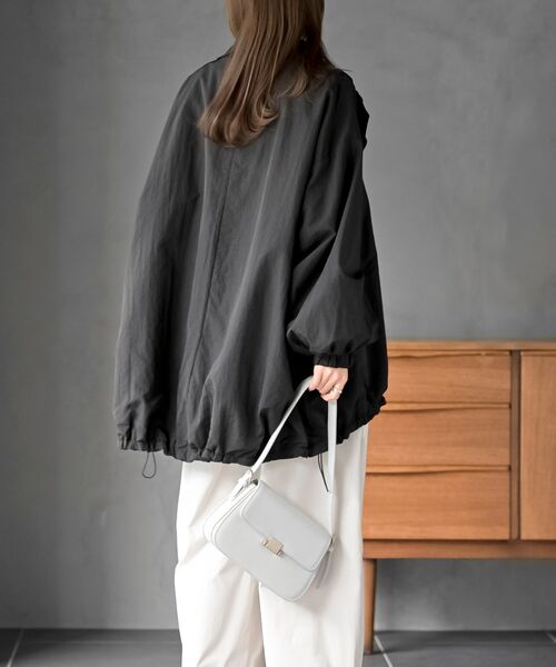 rps（アールピーエス）の「スタンドカラーナイロンコート（ナイロンジャケット・レディース・アイボリー/ブラック/ベージュ/ライトカーキ・フリー）」の18枚目の写真