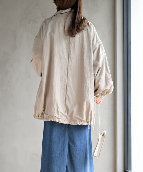rps（アールピーエス）の「スタンドカラーナイロンコート（ナイロンジャケット・レディース・アイボリー/ブラック/ベージュ/ライトカーキ・フリー）」の10枚目の写真