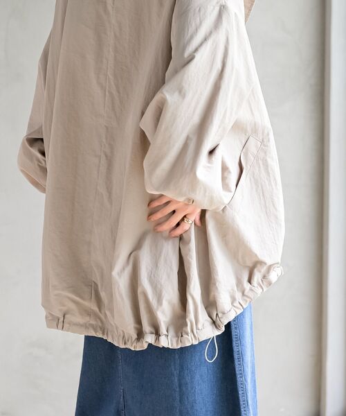 rps（アールピーエス）の「スタンドカラーナイロンコート（ナイロンジャケット・レディース・アイボリー/ブラック/ベージュ/ライトカーキ・フリー）」の6枚目の写真