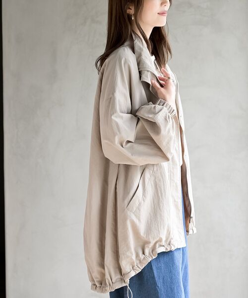 rps（アールピーエス）の「スタンドカラーナイロンコート（ナイロンジャケット・レディース・アイボリー/ブラック/ベージュ/ライトカーキ・フリー）」の5枚目の写真