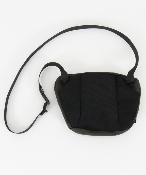 ADAM PATEK(アダムパテック)の「ADAMPATEK/nylon mini shoulder bag/ナイロンミニショルダーバッグ(ショルダーバッグ・メンズ・ブラック/カーキ・FREE)」の15枚目の写真